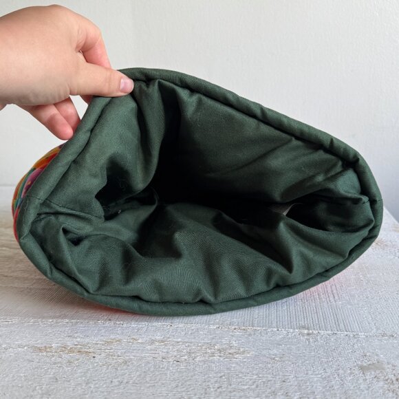 Honeysuckle Cottage Sales Vintage Cat Tea Kettle Cover - Made in Canada - Picture 7 of 11